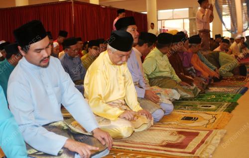 TUANKU MUHRIZ IBNI ALMARHUM TUANKU MUNAWIR