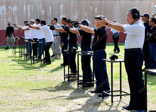 NS02_30102012_APMM_MENEMBAK