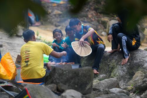 RIADAH DI HUTAN LIPUR ULU BENDUL
