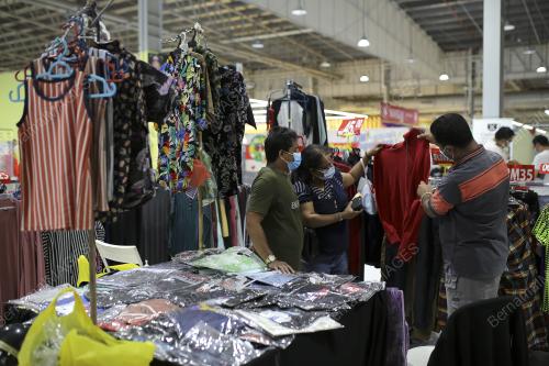 PERSIAPAN MASYARAKAT INDIA MENYAMBUT DEEPAVALI