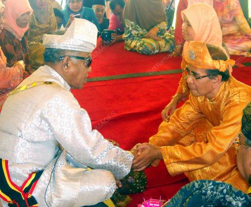 ISTIADAT MENYALANG