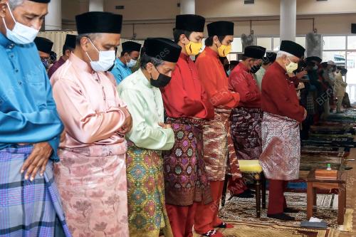 TUANKU MUHRIZ TUANKU MUNAWIR