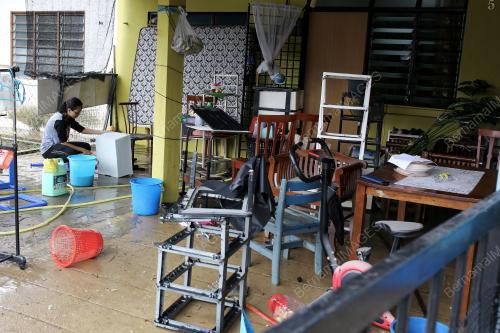 PASCA BENCANA BANJIR DI TAMPIN