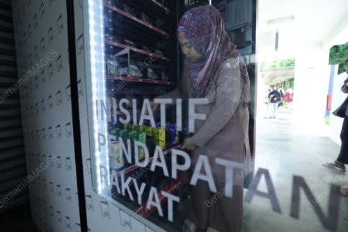 NELLA DEWI HENDRIK SAPOAN