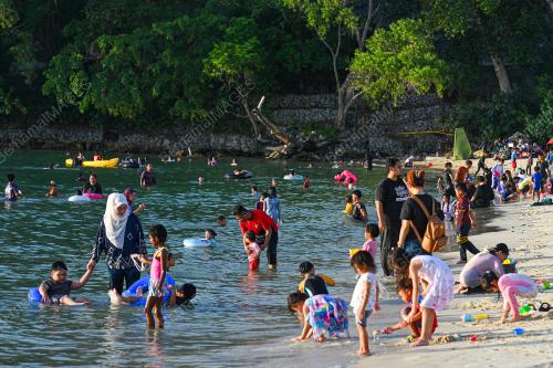 PANTAI TANJUNG BIRU