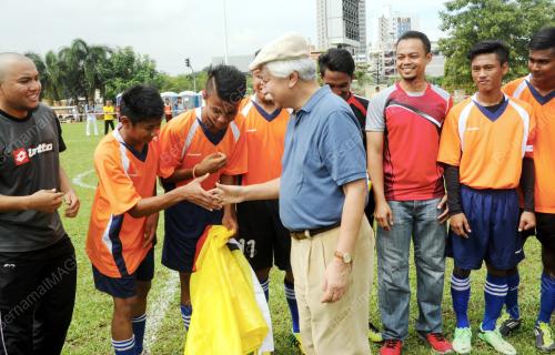 NS03_03122014_TUANKU_LAWAT