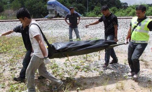 NS03_04022012_KOMUTER_LANGGAR