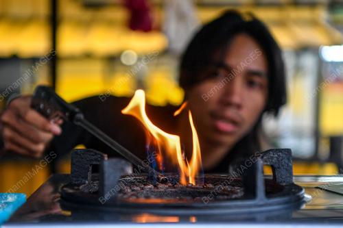 PENIAGA KECIL - TONG GAS