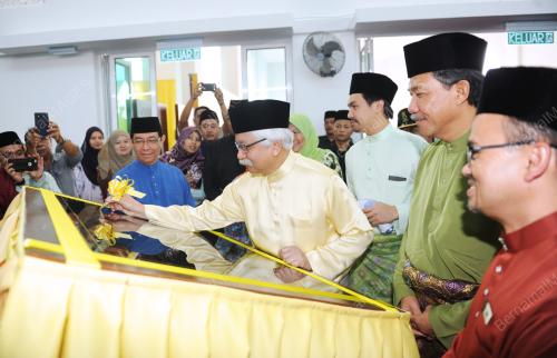 NS03_04107_TUANKU_MUHRIZ_04102017