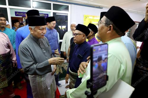 TUANKU MUHRIZ TUANKU MUNAWIR