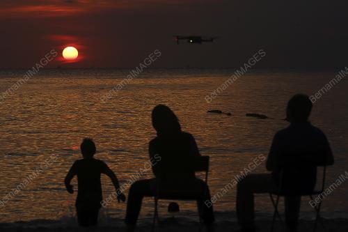 PEMANDANGAN WAKTU MATAHARI TERBENAM DI PORT DICKSON