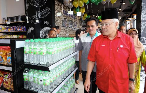 NS03_05082017_HAMZAH_RASMI