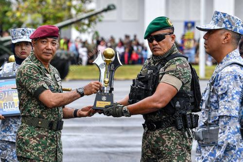 JENERAL TAN SRI MOHAMMAD AB RAHMAN