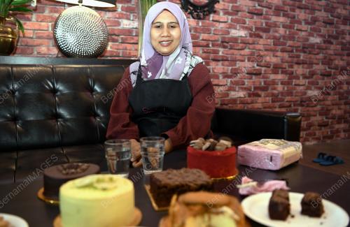 USAHAWAN KEK