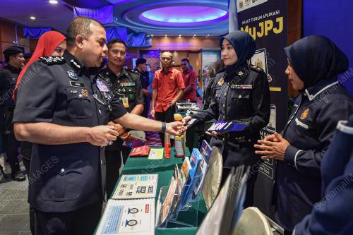 DATUK SERI AYOB KHAN MYDIN PITCHAY