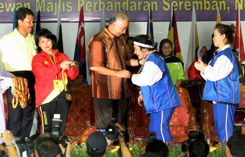 MOHD NAJIB TUN ABDUL RAZAK