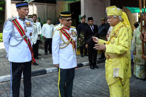 TUANKU MUHRIZ TUANKU MUNAWIR
