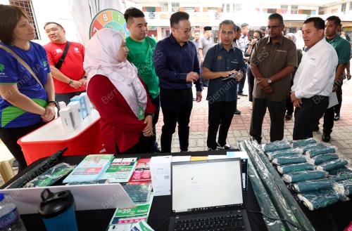 FAHMI FADZIL