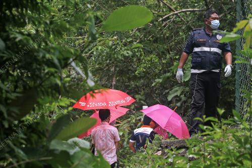UNIT FORENSIK PDRM DI TAMAN BUKIT ZAMRUD