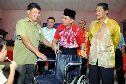 DATUK SERI DR RAIS YATIM