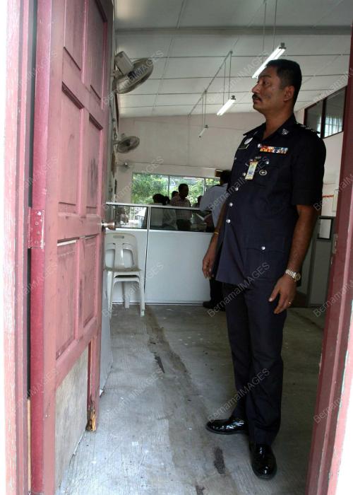 POLIS SIASAT