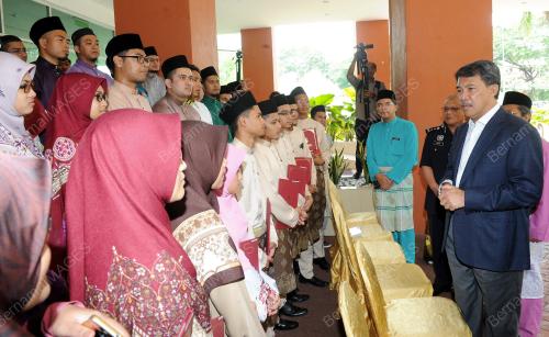 NS03_08092017_MOHAMAD_PELAJAR