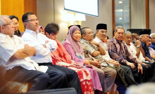 NS03_08102013_UMNO_CALON