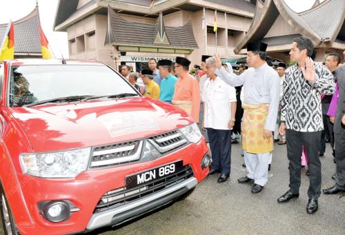 NS03_09012015_BANTUAN_BANJIR