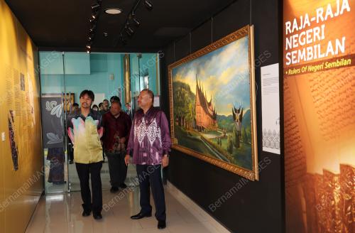 TUNKU ALI REDHAUDDIN TUANKU MUHRIZ