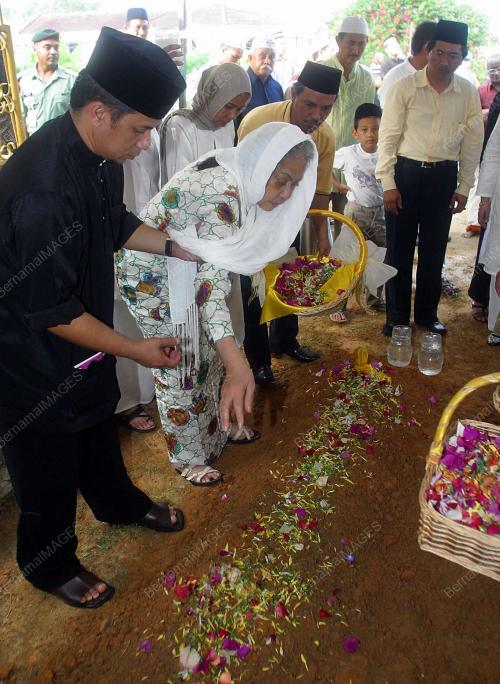 TUNKU ZAINUN TUNKU SULAIMAN