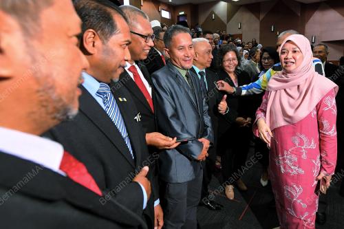 FADHLINA SIDEK
