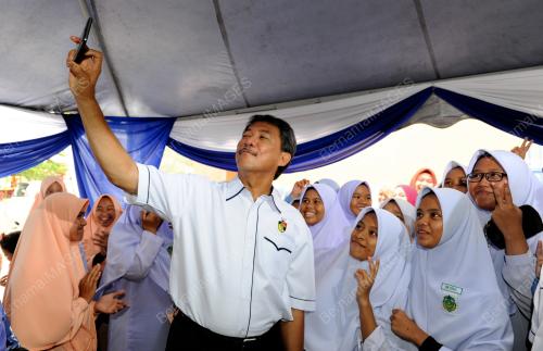 NS03_11032016_MOHAMAD_SEKOLAH