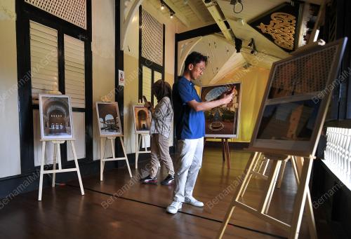PAMERAN THE ALHAMBRA : PARADISE ON EARTH
