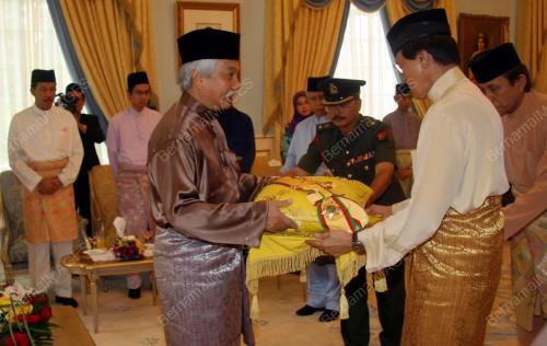 TUANKU MUHRIZ IBNI ALMARHUM TUANKU MUNAWIR