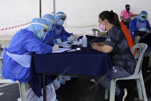 SARINGAN KESIHATAN COVID-19 DI PASAR AWAM AMPANGAN