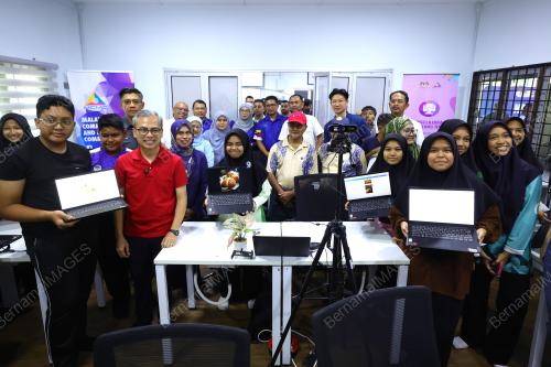 DATUK FAHMI FADZIL