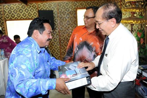 DATUK SERI DR RAIS YATIM