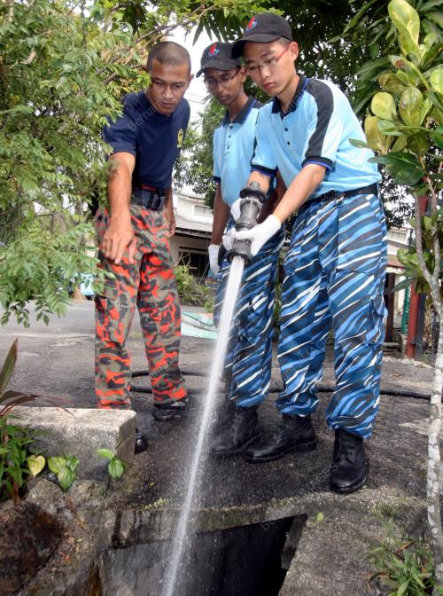 PELATIH PROGRAM LATIHAN KHIDMAT NEGARA