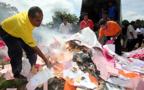 PEMUSNAHAN KERTAS UNDI