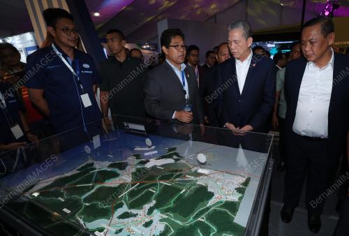 DATUK SERI FADILLAH YUSOF