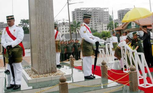 TUANKU ABDUL HALIM MU'AZAM SHAH