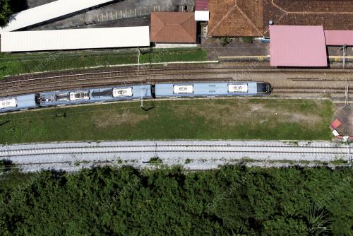 PERKHIDMATAN TREN KHAS KTMB
