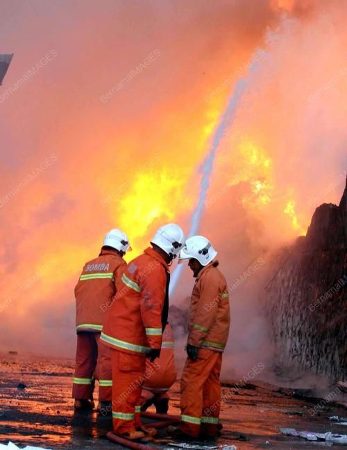 KILANG TERBAKAR