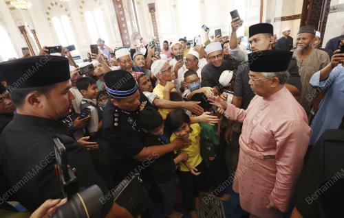 AL-SULTAN ABDULLAH RI'AYATUDDIN
