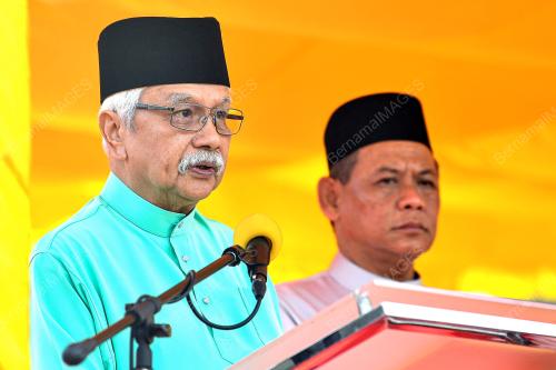 TUANKU MUHRIZ TUANKU MUNAWIR