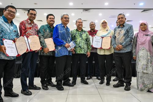 DATUK SERI ALEXANDER NANTA LINGGI