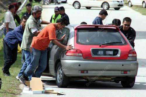 POLIS TEMBAK MATI EMPAT PENJENAYAH
