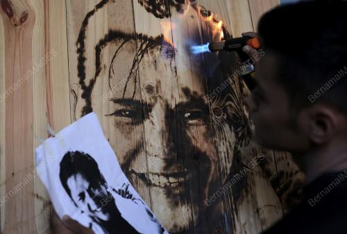 KARYA POTRET HASIL DARI TEKNIK SENI BAKAR SEMBURAN