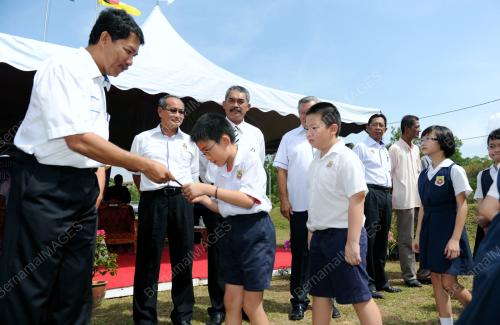 NS03_17012012_MOHAMAD_SEKOLAH