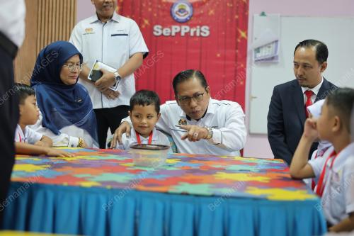 AZMAN ADNAN